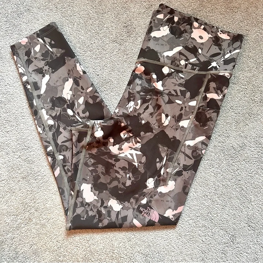 The North Face Grey and Light Pink printed leggings size XXL - Picture 3 of 6